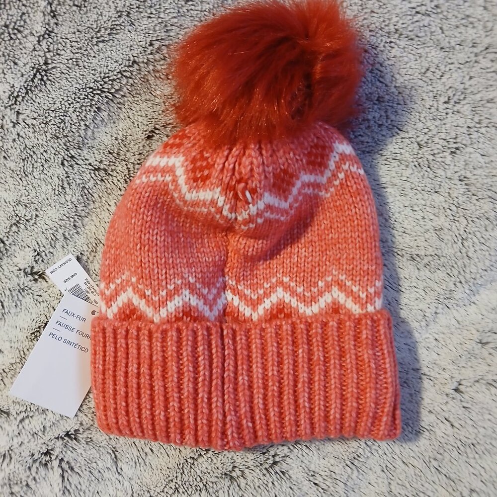 Old Navy Women;s Red Fair Isle Beanie Faux Fur Pom Pom NWT - Picture 3 of 6